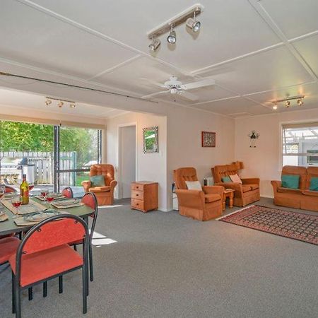 Hosts On The Coast Whiti Delight Villa Whitianga Esterno foto